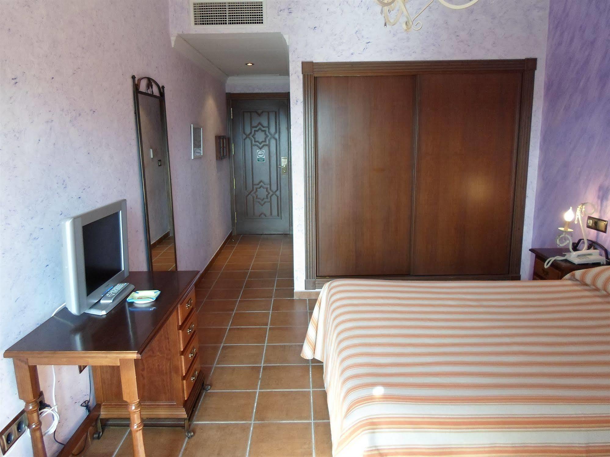 Atarfe Hotel El Doncel מראה חיצוני תמונה