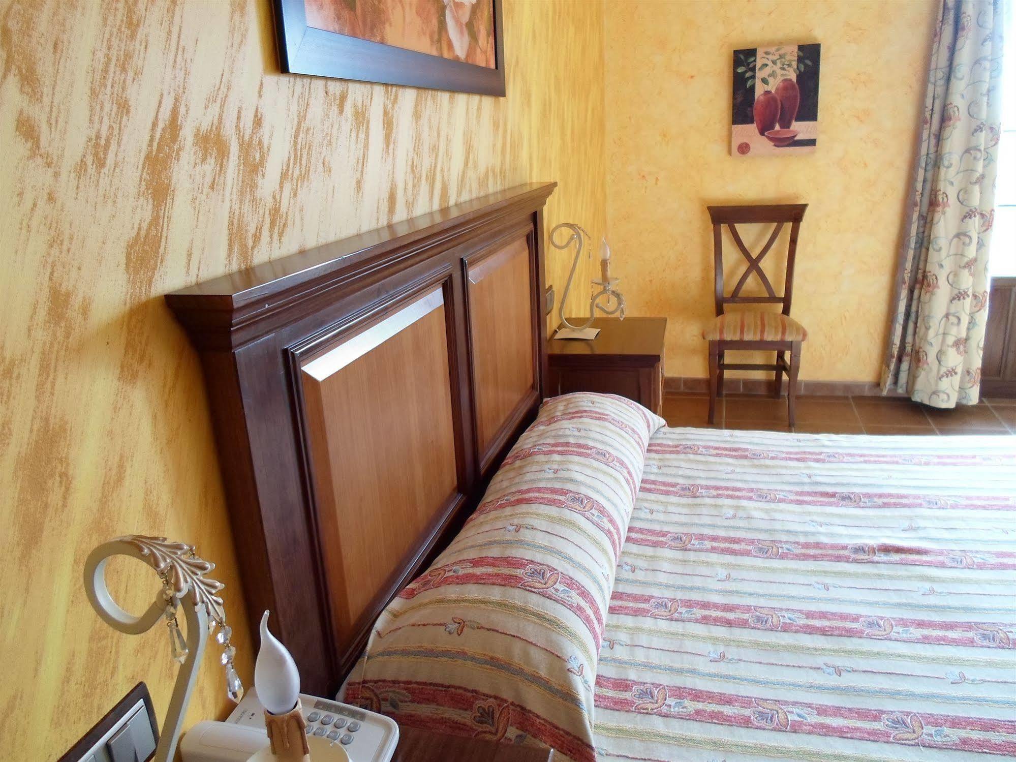 Atarfe Hotel El Doncel מראה חיצוני תמונה